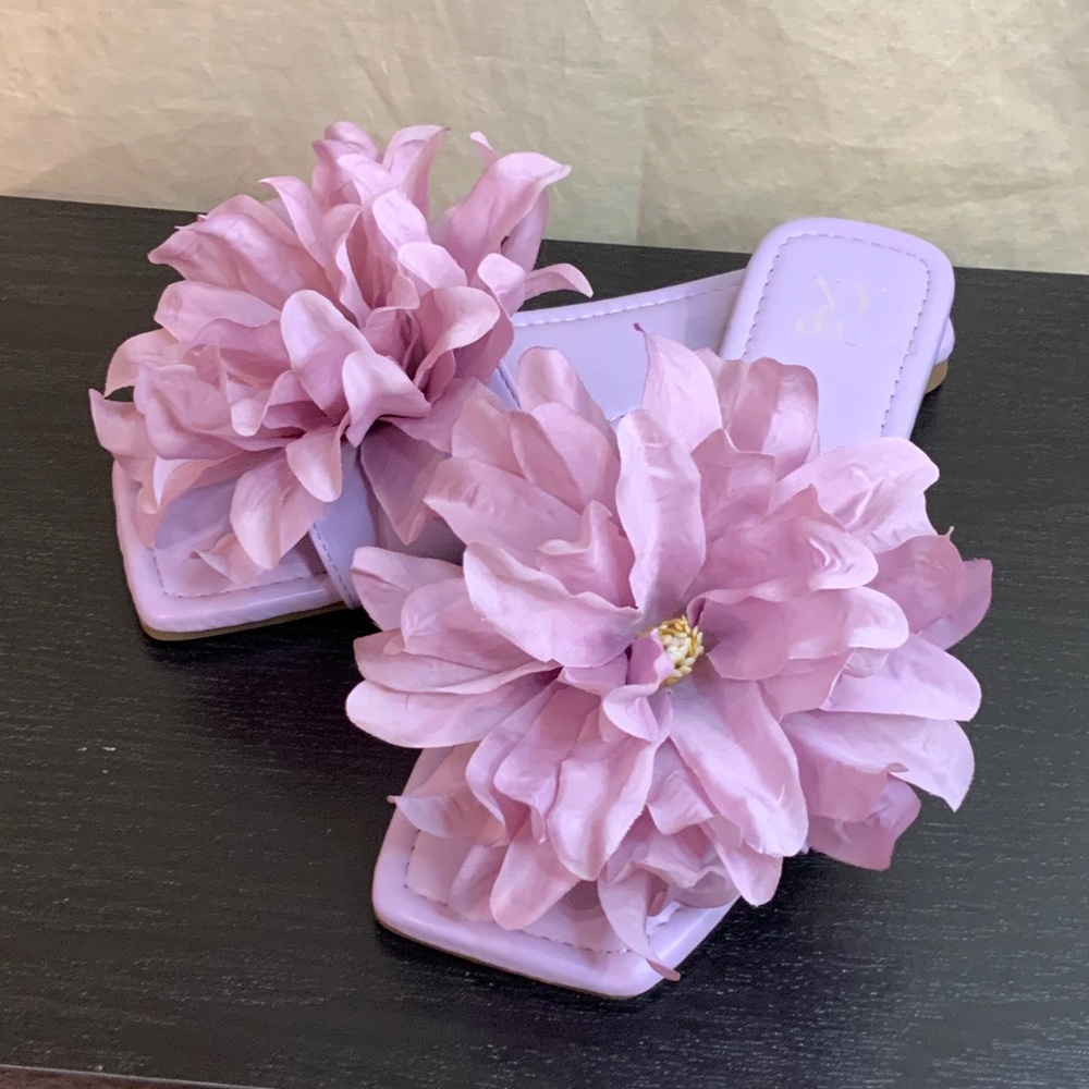New York & Company Lavender Floral Sandals